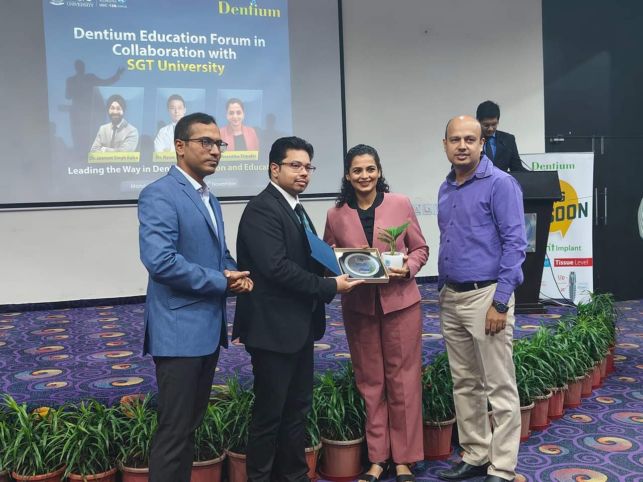 03_jr-dental-conference-panel-award-recognition-dwarka.jpg
