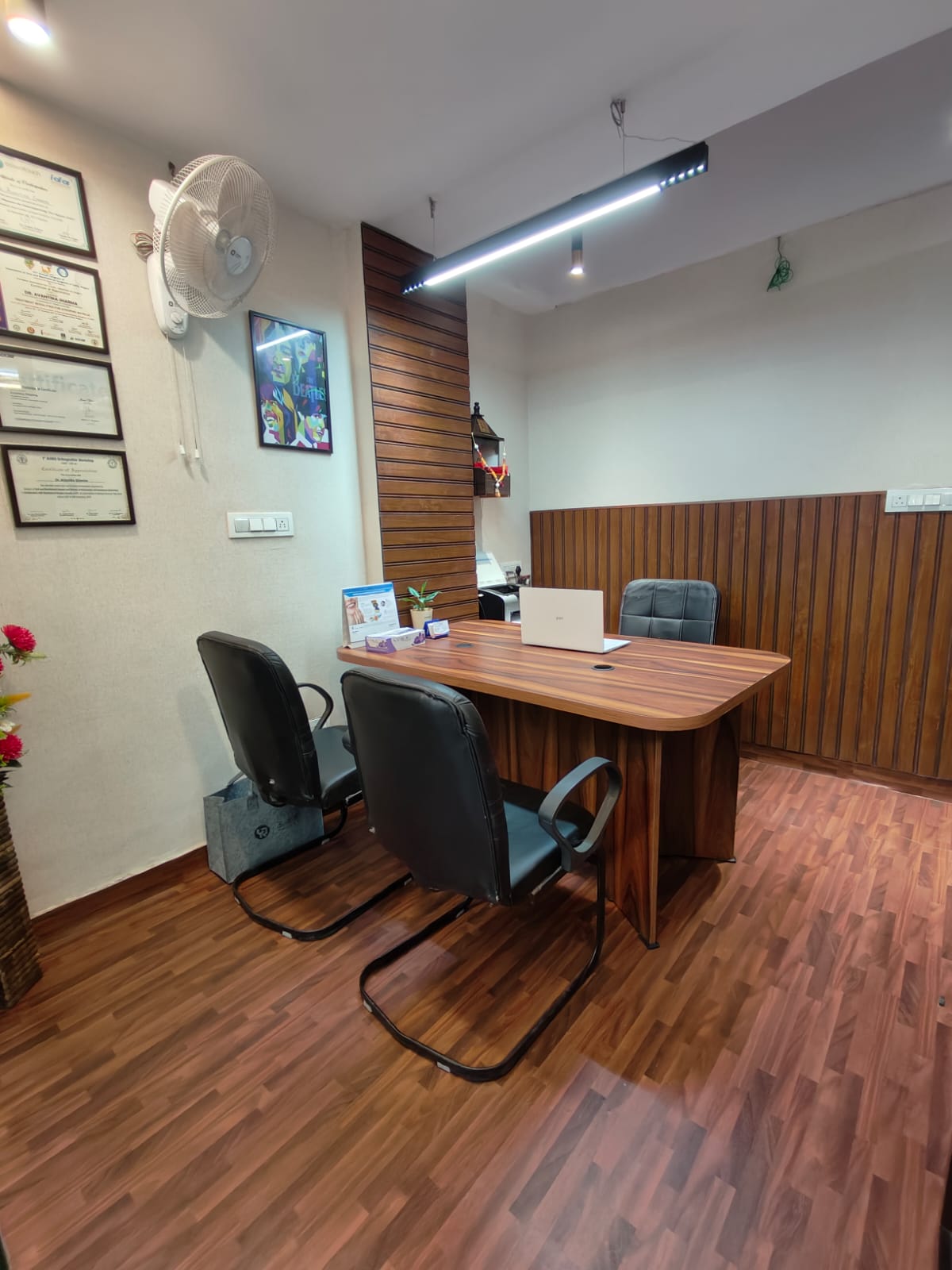 dental-consultation-room-at-best-dental-clinic-in-delhi-for-implants-and-tourism.jpg