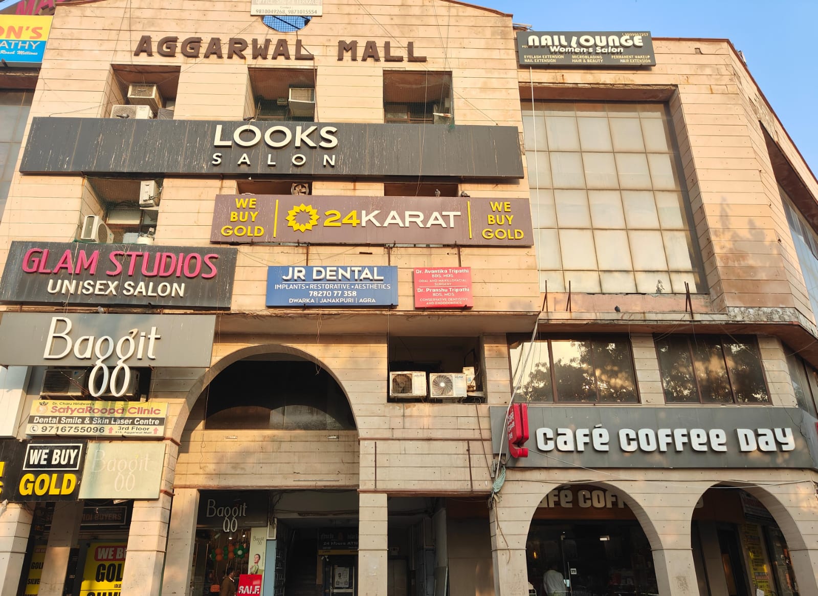 jr-dental-clinic-entrance-sector-5-dwarka-best-dental-tourism-clinic-in-delhi.jpg